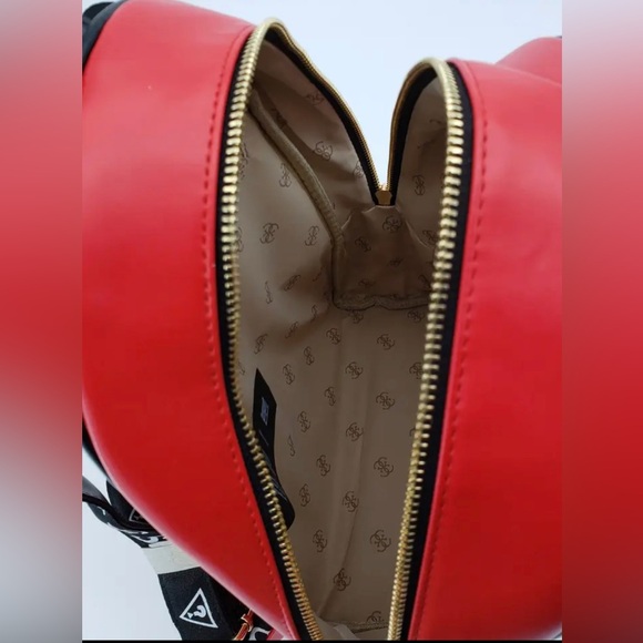 Guess backpack - Picture 2 of 4